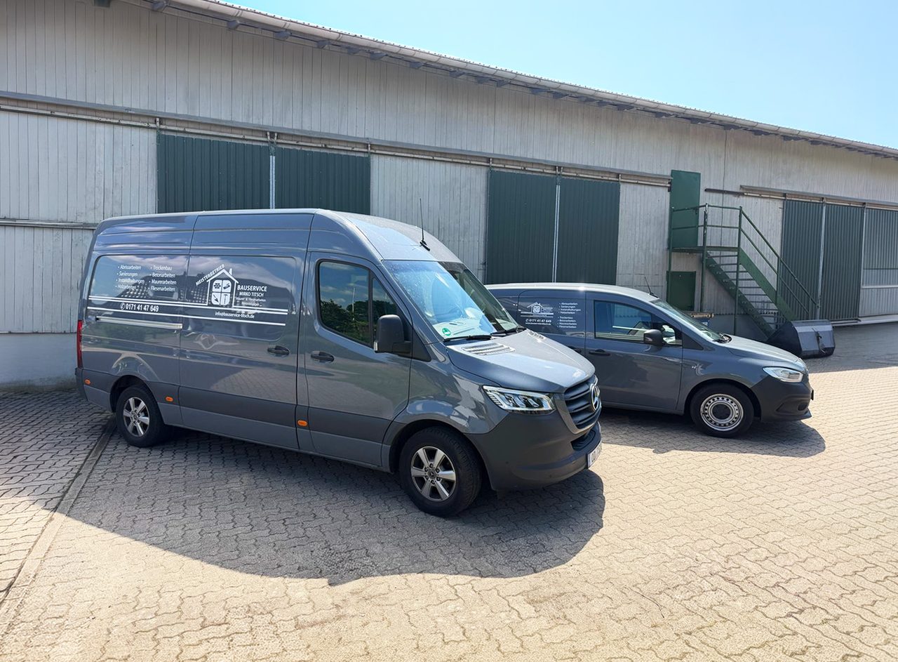 Fuhrpark Bauservice Titsch: Mercedes Sprinter und Citan mit Firmenbeschriftung