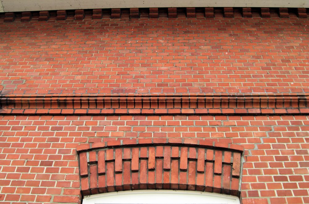 Klinkerfassade mit Bogendetail